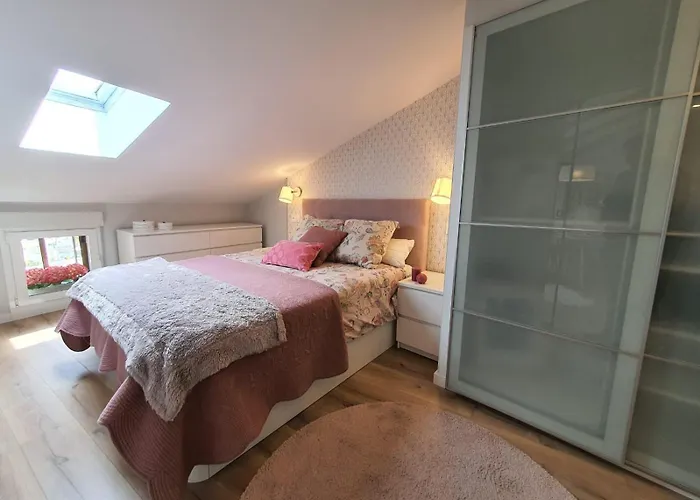 Buhardilla En El Historico Lägenhet *