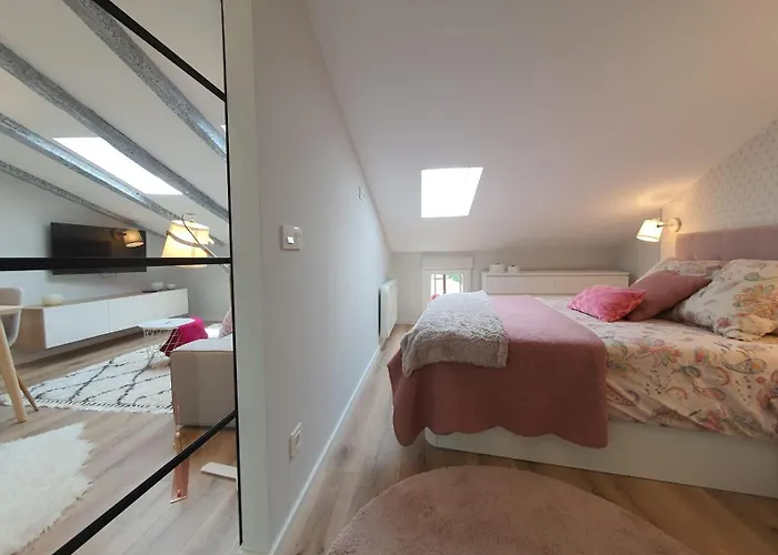 Buhardilla En El Historico Burgo