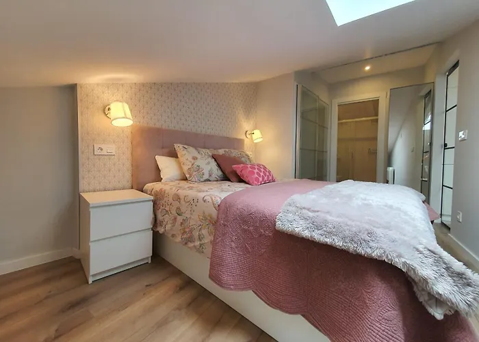 Buhardilla En El Historico Lägenhet